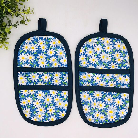 Set of 2 Finger Hotpads, Blue Daisy Print, 2 Piece Baking Set - Picture 1 of 5